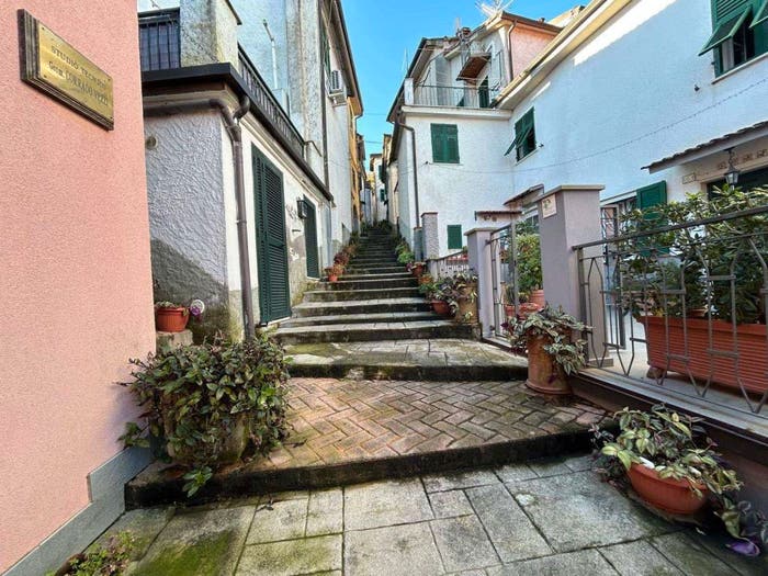 Appartamento quadrilocale in vendita in Follomonte, Follo