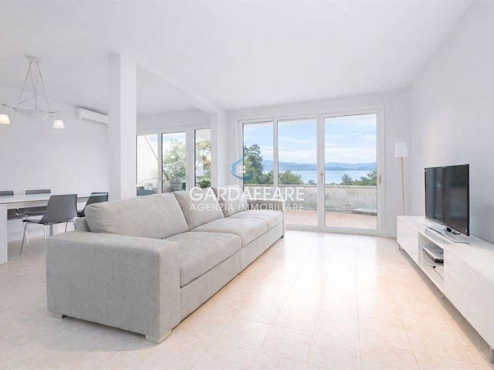 Casa con 6 locali in vendita in via P Veronesi, Desenzano Centro, Desenzano del Garda