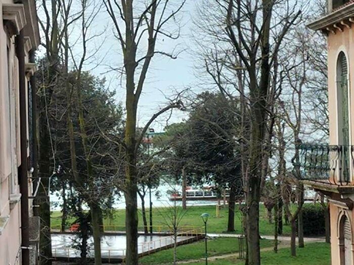 Appartamento con 5 locali in vendita in Sant'Elena, Venezia