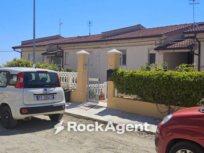 Casa bilocale in vendita in Contrada Pipedo, Riace Marina, Riace