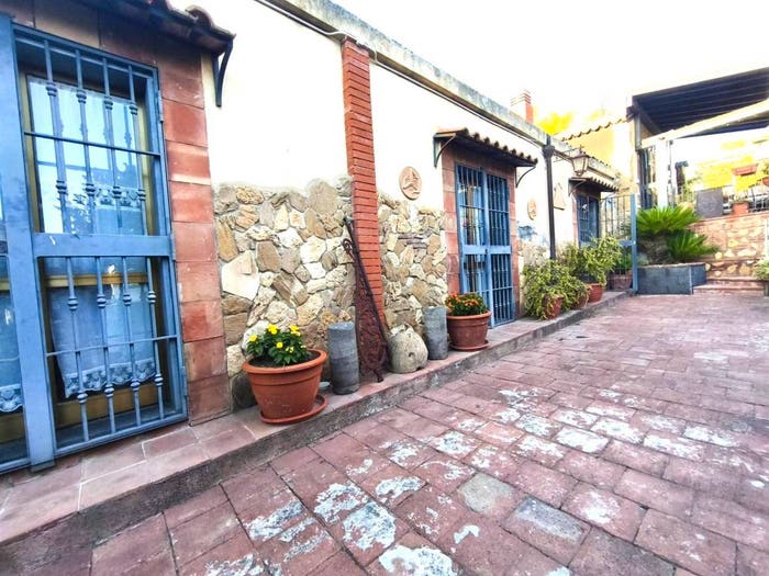 Casa con 6 locali in vendita in Via Etnea, Centro, Mascalucia