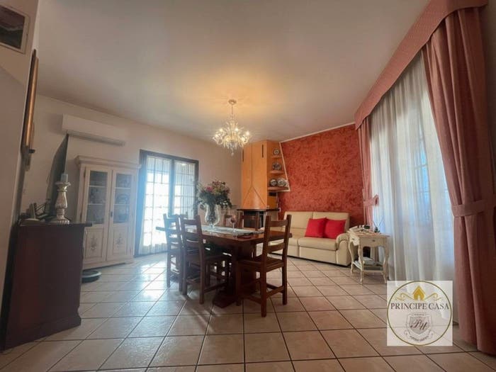 Casa con 5 locali in vendita in Via Arzarello Alto, Borgo Veneto