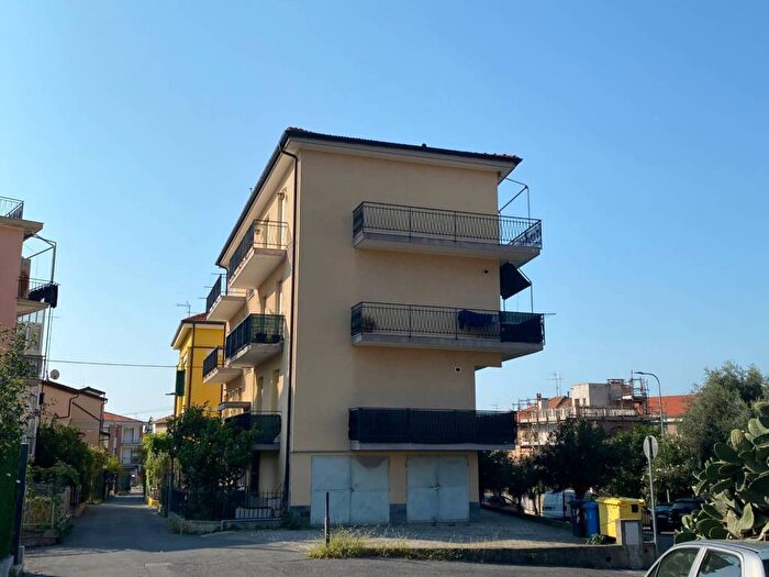 Appartamento quadrilocale in vendita in Via Piave, Centro, Loano