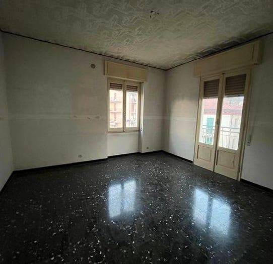 Appartamento quadrilocale in vendita in Via Padre Garello, Cengio