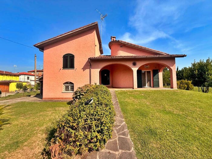 Casa quadrilocale in vendita in Via Antonio Guerrini, Villanova, Bagnacavallo