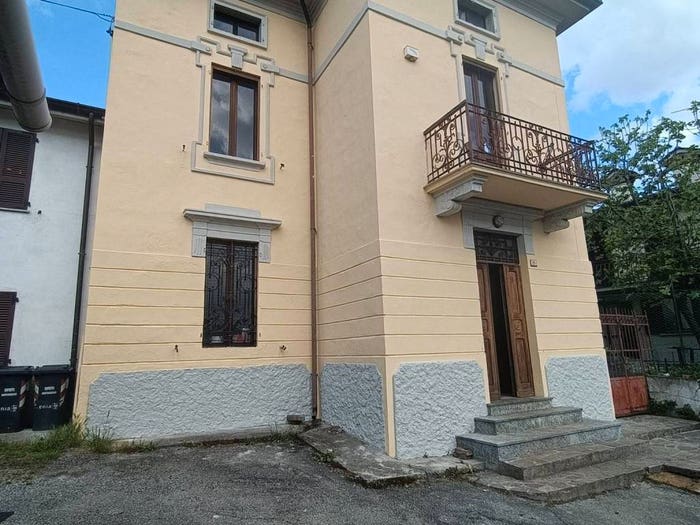 Casa con 6 locali in vendita in Via Emilia Piacentina, Centro, Castel San Giovanni