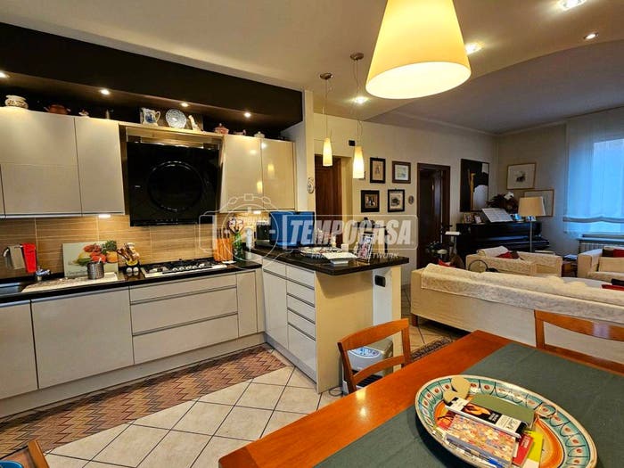 Casa con 6 locali in vendita in Corso Saracco, Centro, Ovada