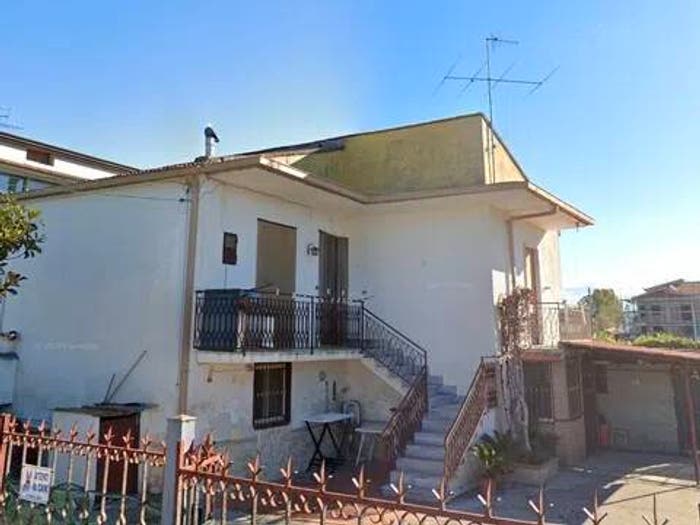 Casa quadrilocale in vendita in I Traversa Crocelle, Centro, Grazzanise