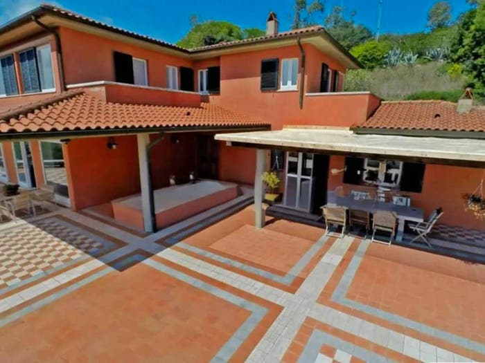 Casa con 6 locali in vendita in Viale Luigi Einaudi, Centro, Portoferraio
