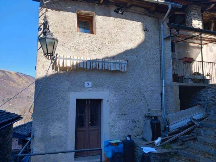 Casa trilocale in vendita in Via Alessandro Manzoni, Centro, Dumenza