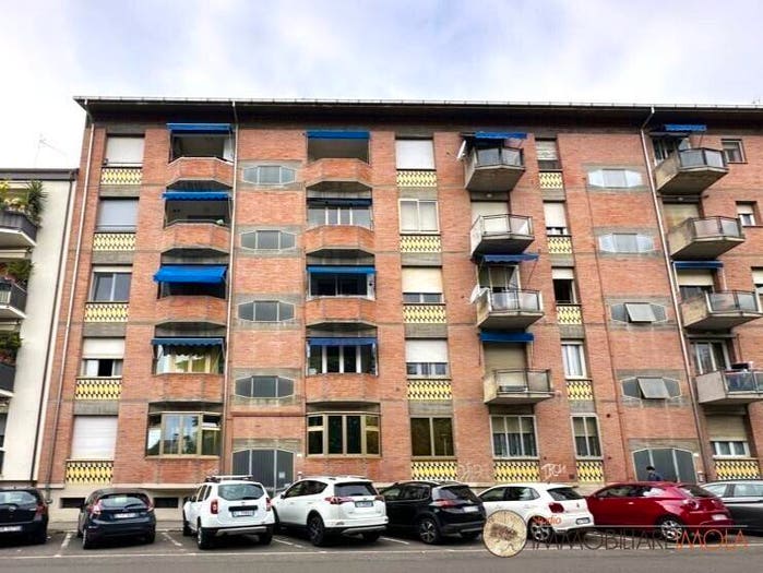 Appartamento quadrilocale in vendita in Piazzale Machiavelli, Centro Storico, Imola