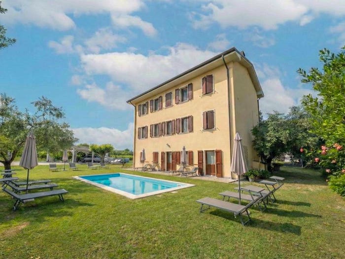 Casa con 6 locali in vendita in Strada Palu, Bardolino