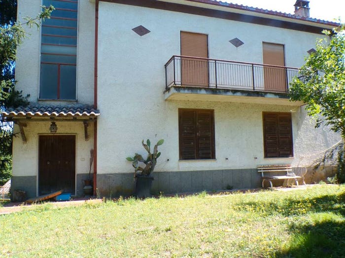 Casa con 6 locali in vendita in Via San Liberatore, San Liberatore, Frosinone