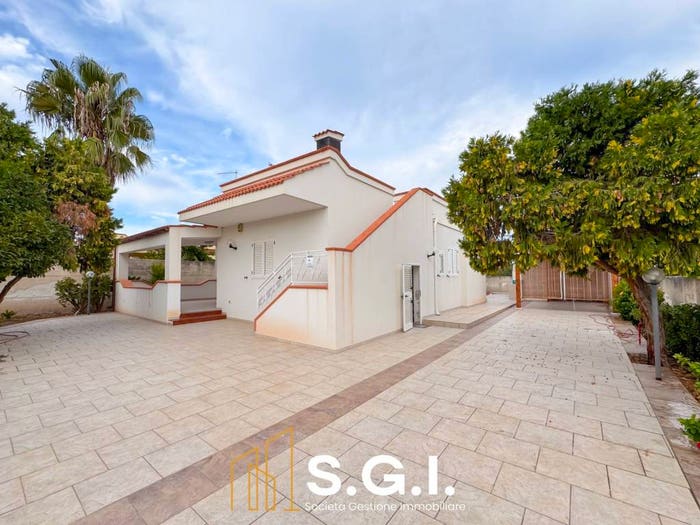 Casa con 5 locali in vendita in Via Calata la Torretta, Tamburi Lido Azzurro, Taranto