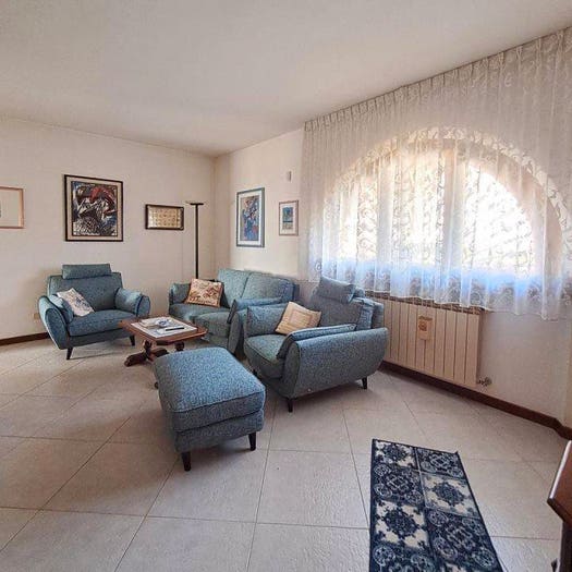 Casa con 6 locali in vendita in Piano di Mommio, Massarosa
