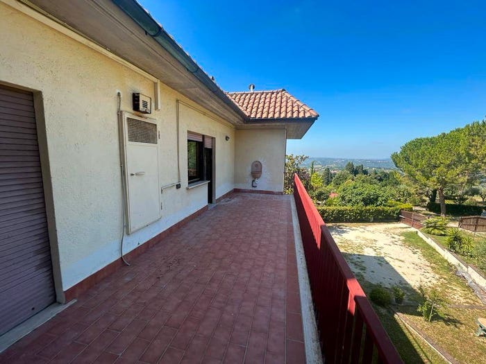 Appartamento con 5 locali in vendita in Via Paradiso, Ferruti, Montopoli di Sabina