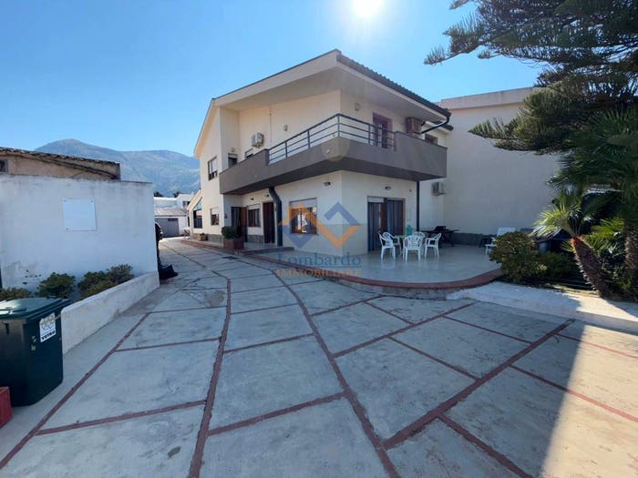 Casa con 6 locali in vendita in Contrada Intavolata, Centro, Castellammare del Golfo