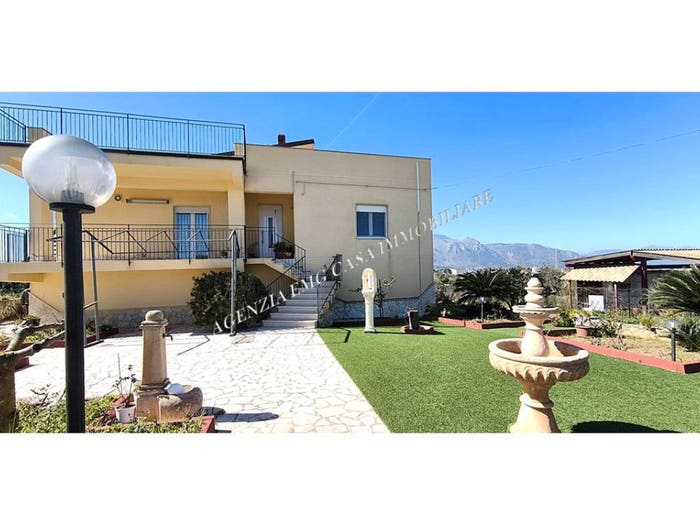 Casa quadrilocale in vendita in Via Sacerdote Filippo Canalella, Contrada Gammara Contrada San Gaetano, Alcamo