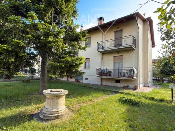Appartamento trilocale in vendita in Contrada Mulino, Castiglione del Lago