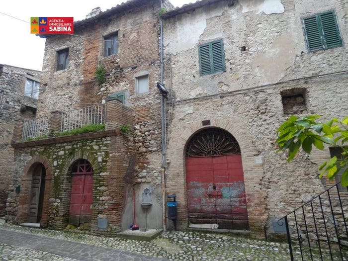 Appartamento con 6 locali in vendita in Via Andrea Carafa, Centro, Torri in Sabina