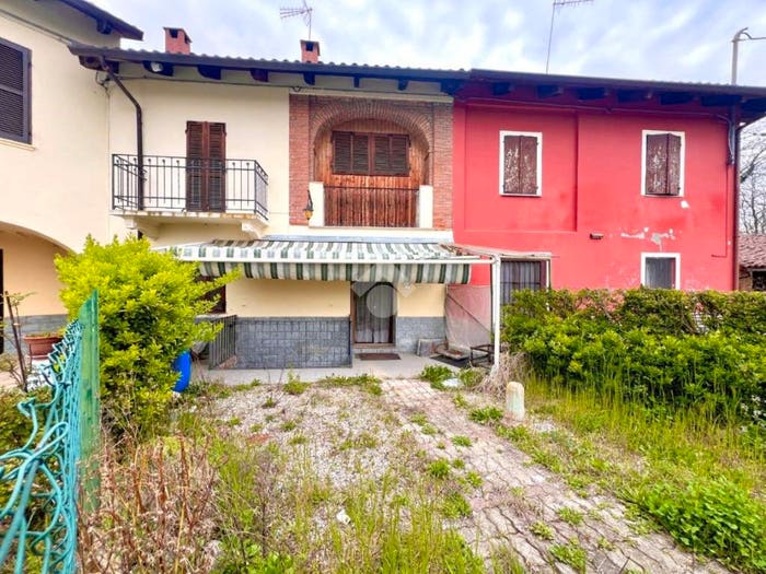 Casa quadrilocale in vendita in Via Piollo, Cossombrato