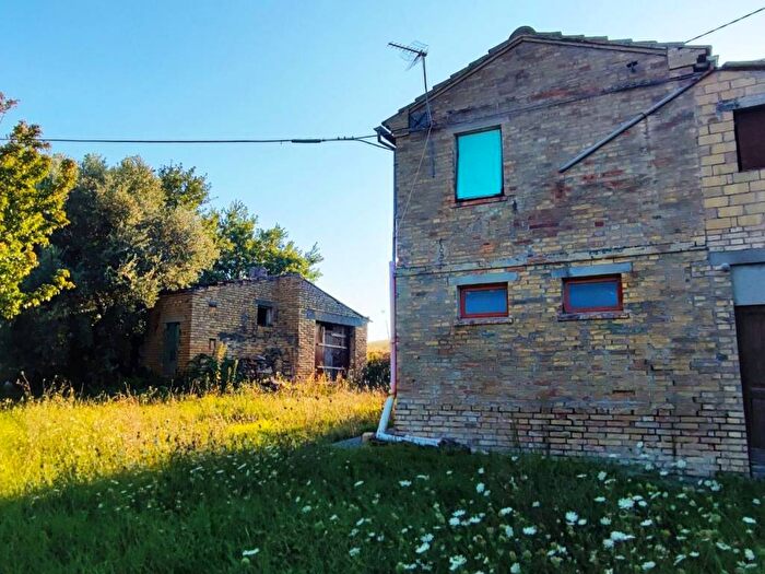 Casa con 5 locali in vendita in Contrada Colle Bianco, Montegiorgio