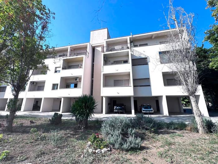Appartamento con 5 locali in vendita in Via Giacomo Puccini, Campi Salentina