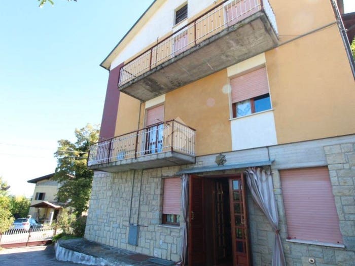 Casa con 5 locali in vendita in Via quattro novembre, Centro, Carpineti