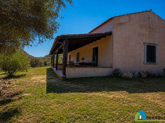Casa con 6 locali in vendita in Via Cudacciolu, Arzachena Paese, Arzachena