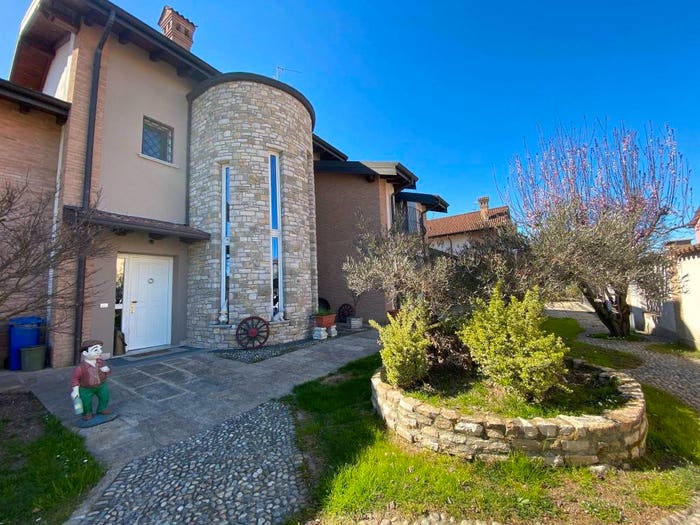 Casa con 5 locali in vendita in Via Enrico Berlinguer, Centro, Comazzo