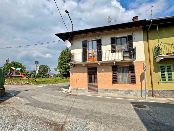Casa quadrilocale in vendita in Via Fratelli Cairoli, Gaglianico