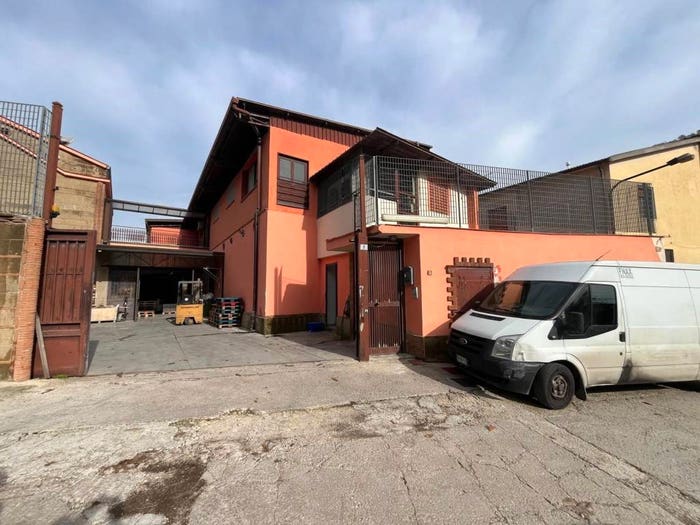 Casa con 6 locali in vendita in Via San Salvatore, Maddaloni