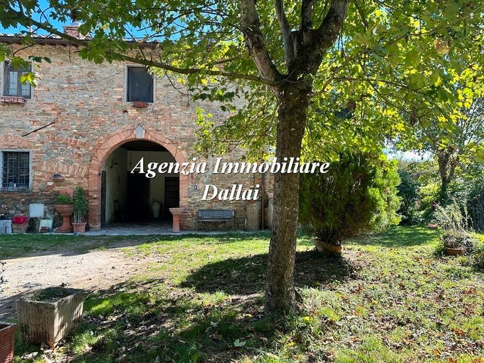 Casa con 6 locali in vendita in Piazza Dante, Centro, Borgo San Lorenzo
