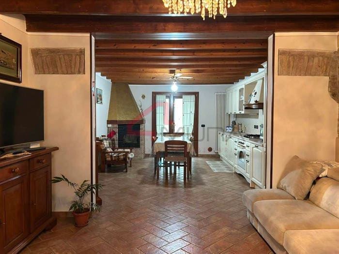 Casa con 6 locali in vendita in Bonferraro, Sorgà