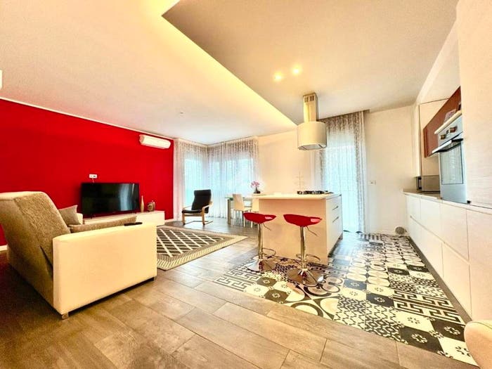 Appartamento trilocale in vendita in Viale Mazzini, Centro, Valdobbiadene