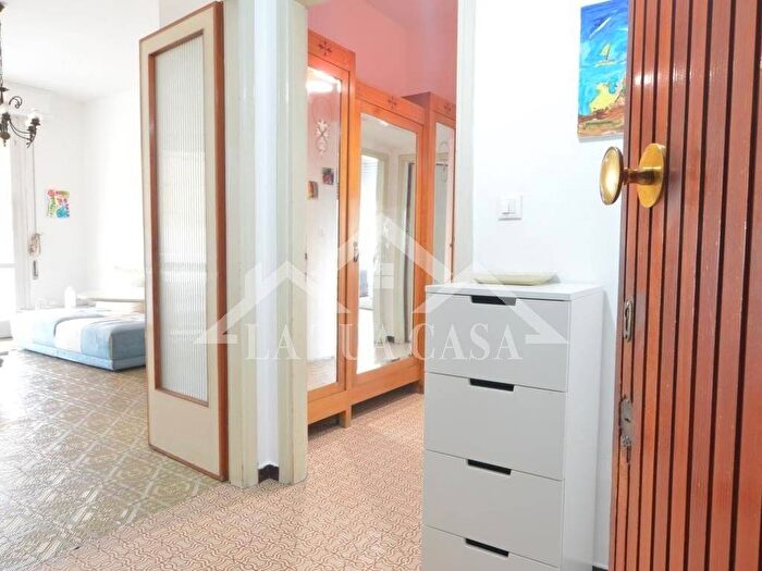 Appartamento con 5 locali in vendita in Via Fabio Filzi, Darsena Ex Campo di Aviazione, Viareggio