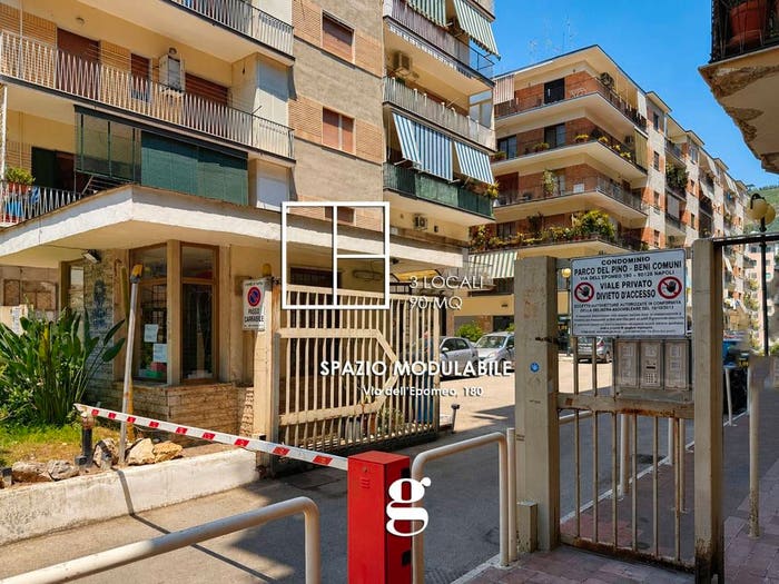 Appartamento trilocale in vendita in Via dell'Epomeo, Soccavo, Napoli