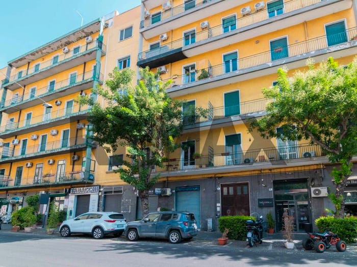 Appartamento con 5 locali in vendita in Via Plebiscito, Villa Bellini Santa Maria di Gesù, Catania
