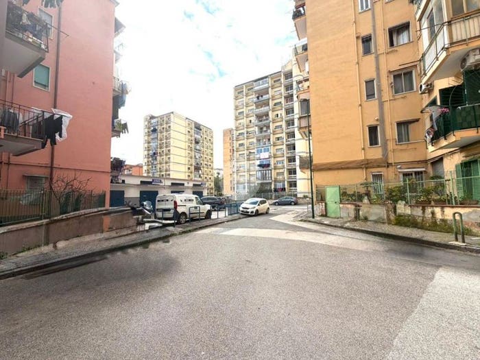 Appartamento trilocale in vendita in Via giacinto de sivo, Fuorigrotta, Napoli