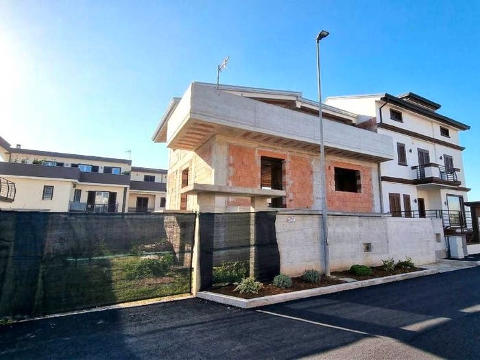 Casa con 5 locali in vendita in via castelvolturno, Mondragone