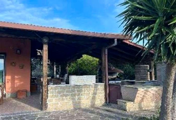 Appartamento trilocale in vendita in Via Tortorici, Rocca Cencia, Roma
