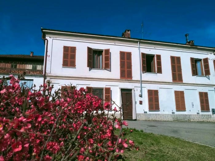 Casa con 6 locali in vendita in Via Della Costa No Number, Cortandone