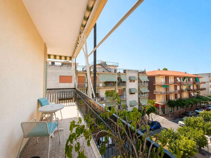 Appartamento con 5 locali in vendita in Viale John Fitzgerald Kennedy, Centro, Diano Marina