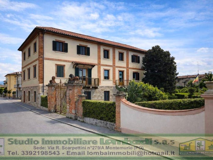 Appartamento con 6 locali in vendita in Via Giovannella, Centro, Agliana