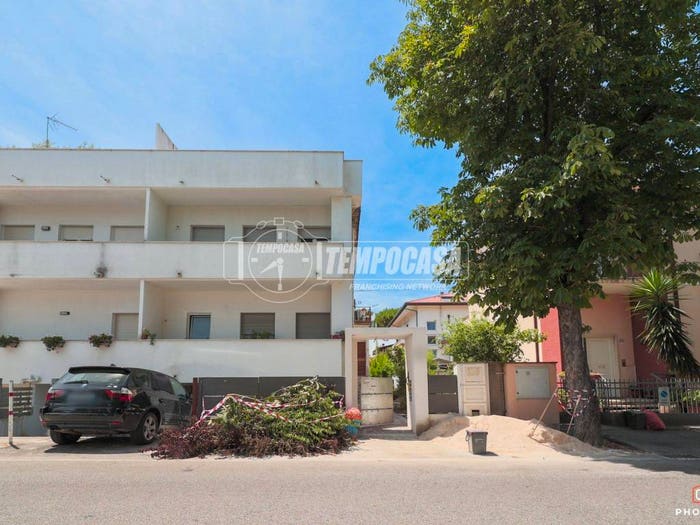 Appartamento trilocale in vendita in Via Francesca da Rimini, Cattolica
