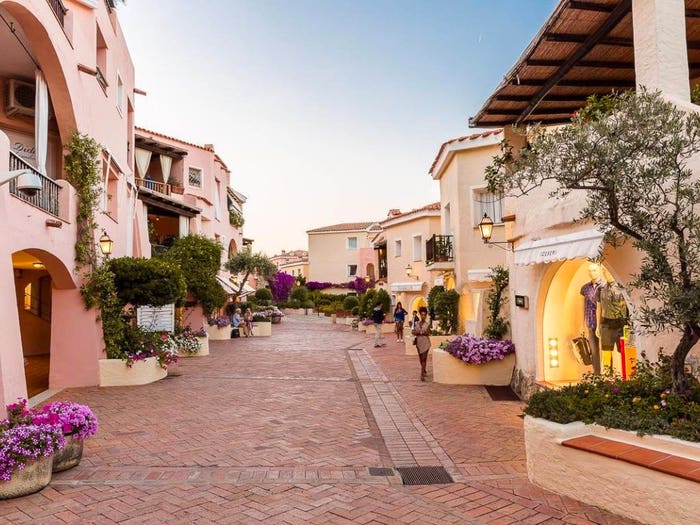Appartamento con 5 locali in vendita in Via Cerbiatta, Porto Cervo, Arzachena