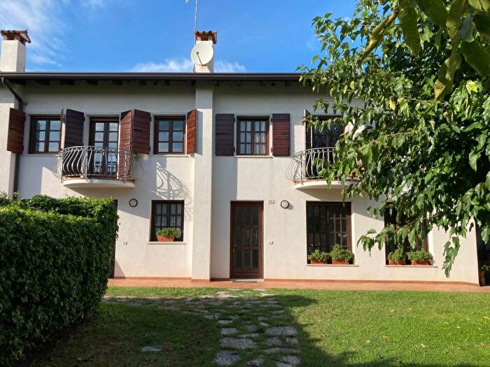 Casa trilocale in vendita in Via Armando Diaz, Centro, Pocenia