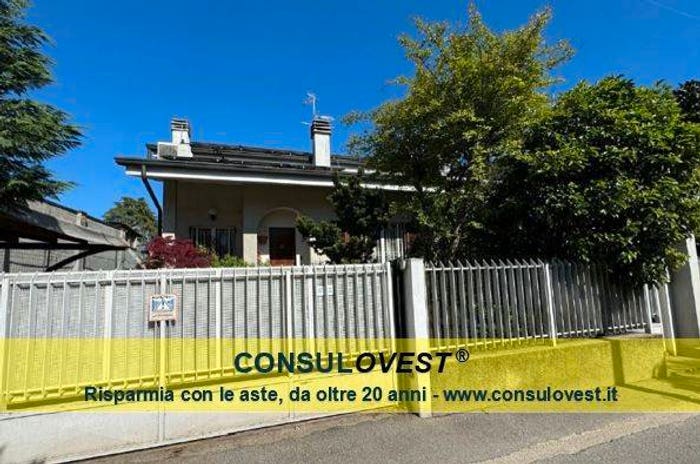 Casa con 6 locali in vendita in Via Cesare Lombroso, Cassina Amata, Paderno Dugnano
