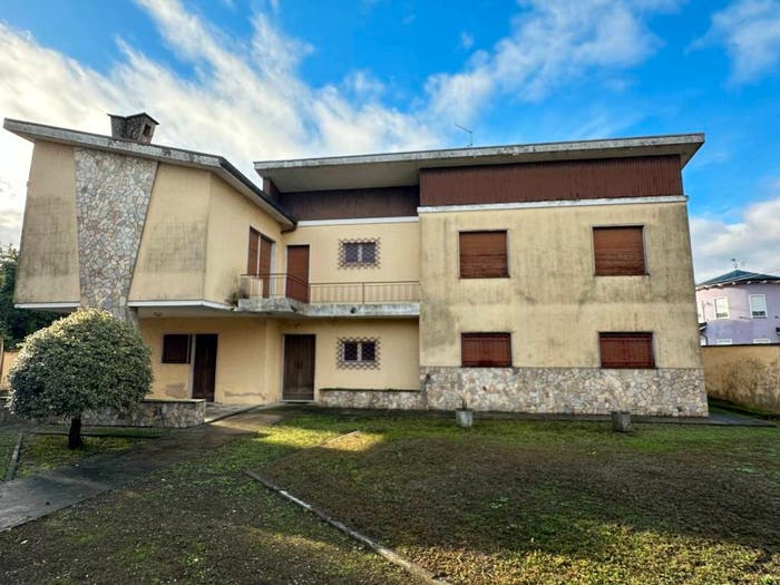 Casa con 6 locali in vendita in Viale Giuseppe Sormani, Centro, Mede