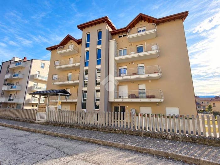 Appartamento con 5 locali in vendita in Via Testrina, Santa Barbara San Sisto, L'Aquila